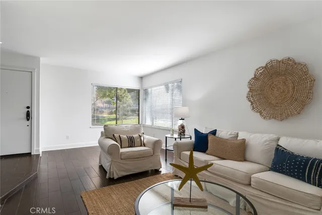 $589,000 | 1517 Camelot Drive, Corona, CA 92882