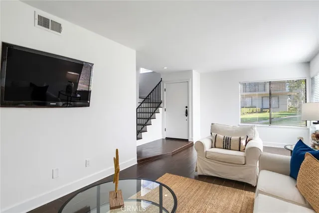 $589,000 | 1517 Camelot Drive, Corona, CA 92882