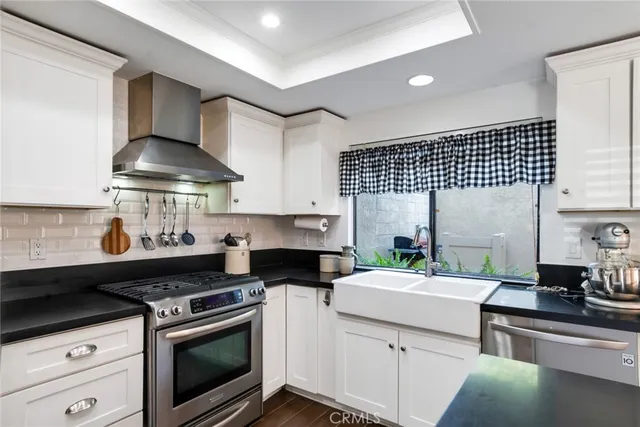 $589,000 | 1517 Camelot Drive, Corona, CA 92882