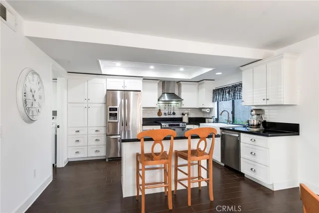 $589,000 | 1517 Camelot Drive, Corona, CA 92882