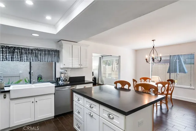 $589,000 | 1517 Camelot Drive, Corona, CA 92882