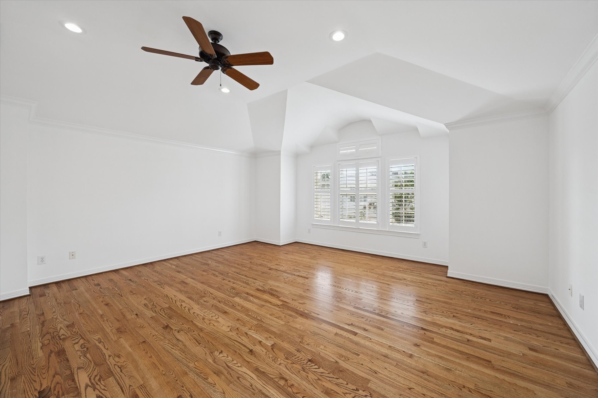 2638 Wroxton Road West University Place, TX 77005 - Photo 21 of 31 Plenty of natural sunlight and enough room for a sitting area make this room the perfect retreat