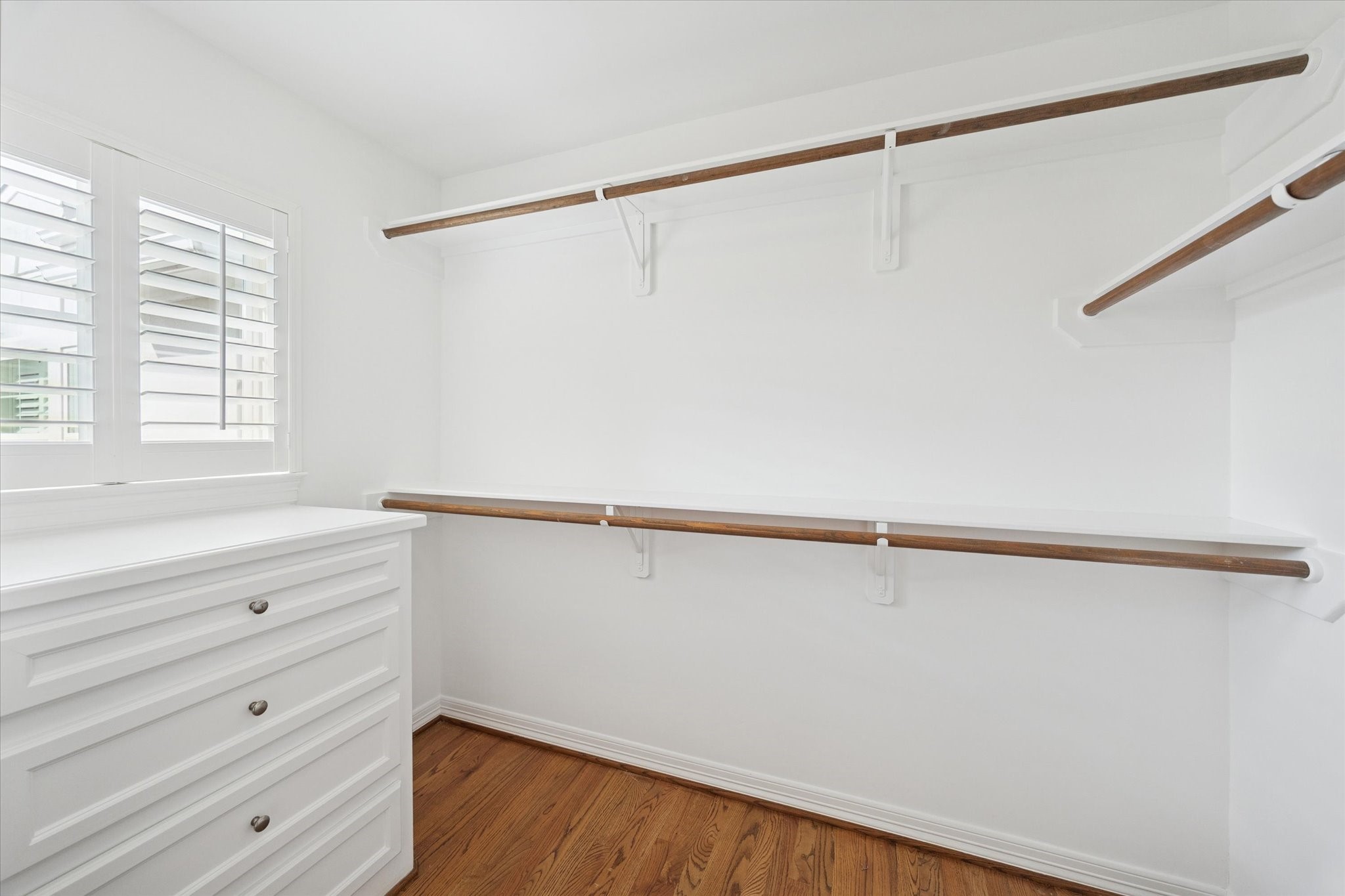 2638 Wroxton Road West University Place, TX 77005 - Photo 22 of 31 The walk-in closet has built-ins and windows