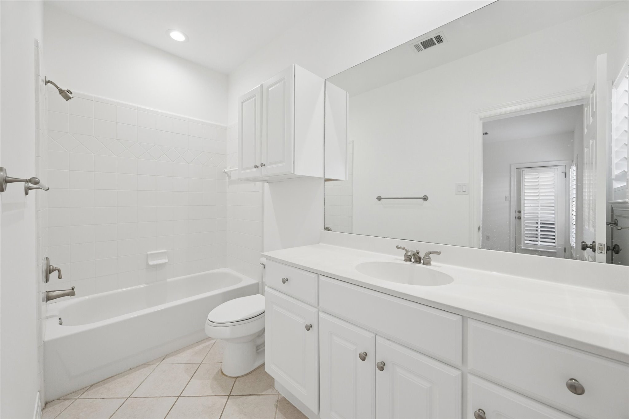 2638 Wroxton Road West University Place, TX 77005 - Photo 7 of 31 The first floor has a pristine full bath