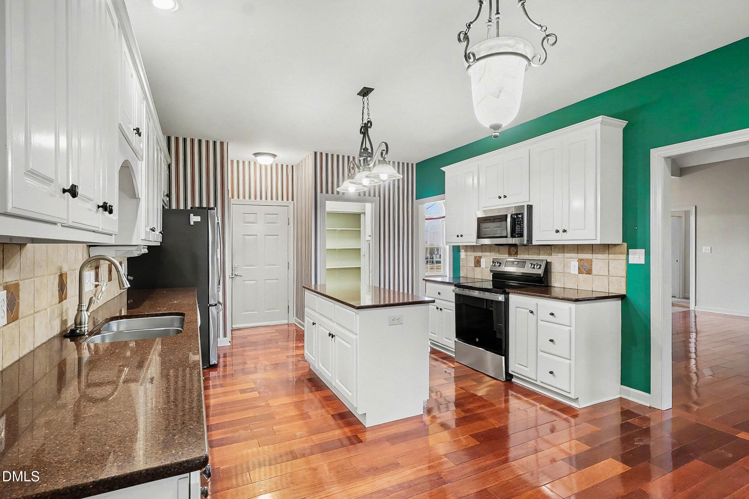 346 Broadmoor Way Clayton, NC 27520 - Photo 15 of 55 012_file_71