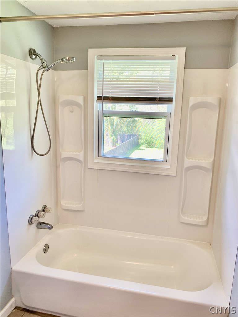 220 Roxann Avenue Cicero, NY 13212 - Photo 27 of 37