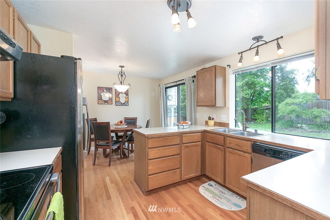 2019 237th Street Southeast Bothell, WA 98021 - Photo 7 of 19