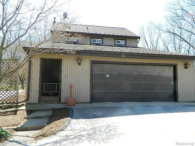 2420 Lannen Road Howell, MI 48855 - Photo 21 of 21 21-REAR VIEW.JPG