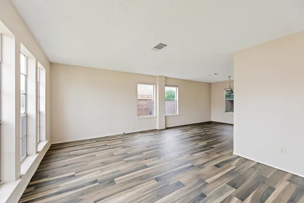 $2,450 | 13202 Amasia Drive, Austin, TX 78729