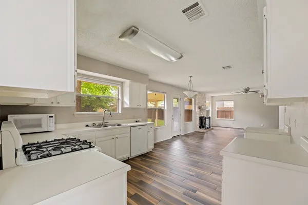 $2,450 | 13202 Amasia Drive, Austin, TX 78729