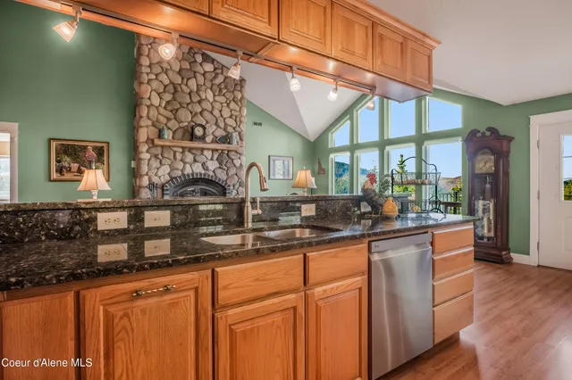 $1,125,000 | 833 Drummond Peak Road, Pinehurst, ID 83850