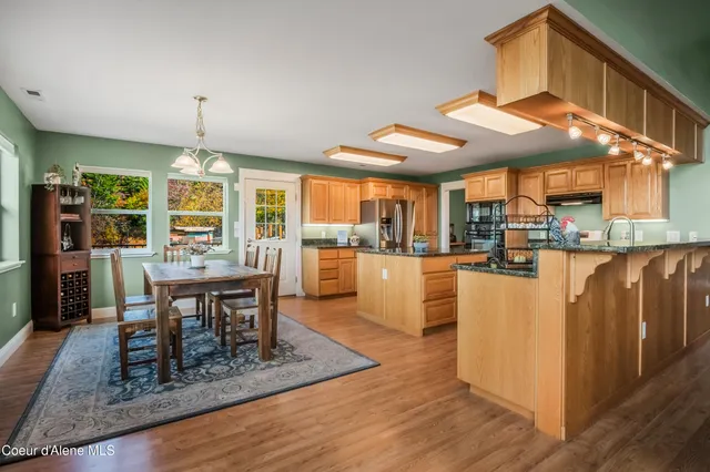 $1,125,000 | 833 Drummond Peak Road, Pinehurst, ID 83850