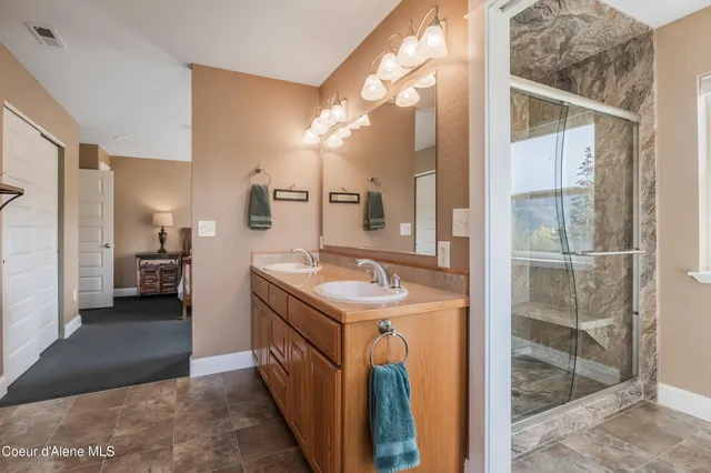 $1,125,000 | 833 Drummond Peak Road, Pinehurst, ID 83850