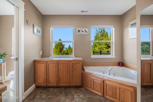 $1,125,000 | 833 Drummond Peak Road, Pinehurst, ID 83850