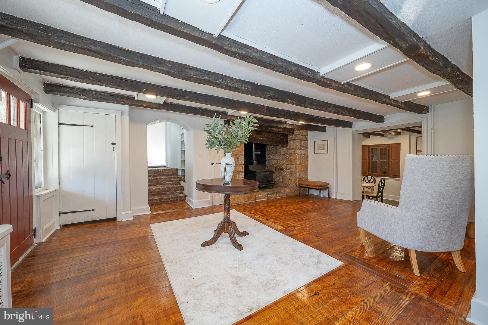 875 Old State Road Berwyn, PA 19312 - Photo 3 of 30