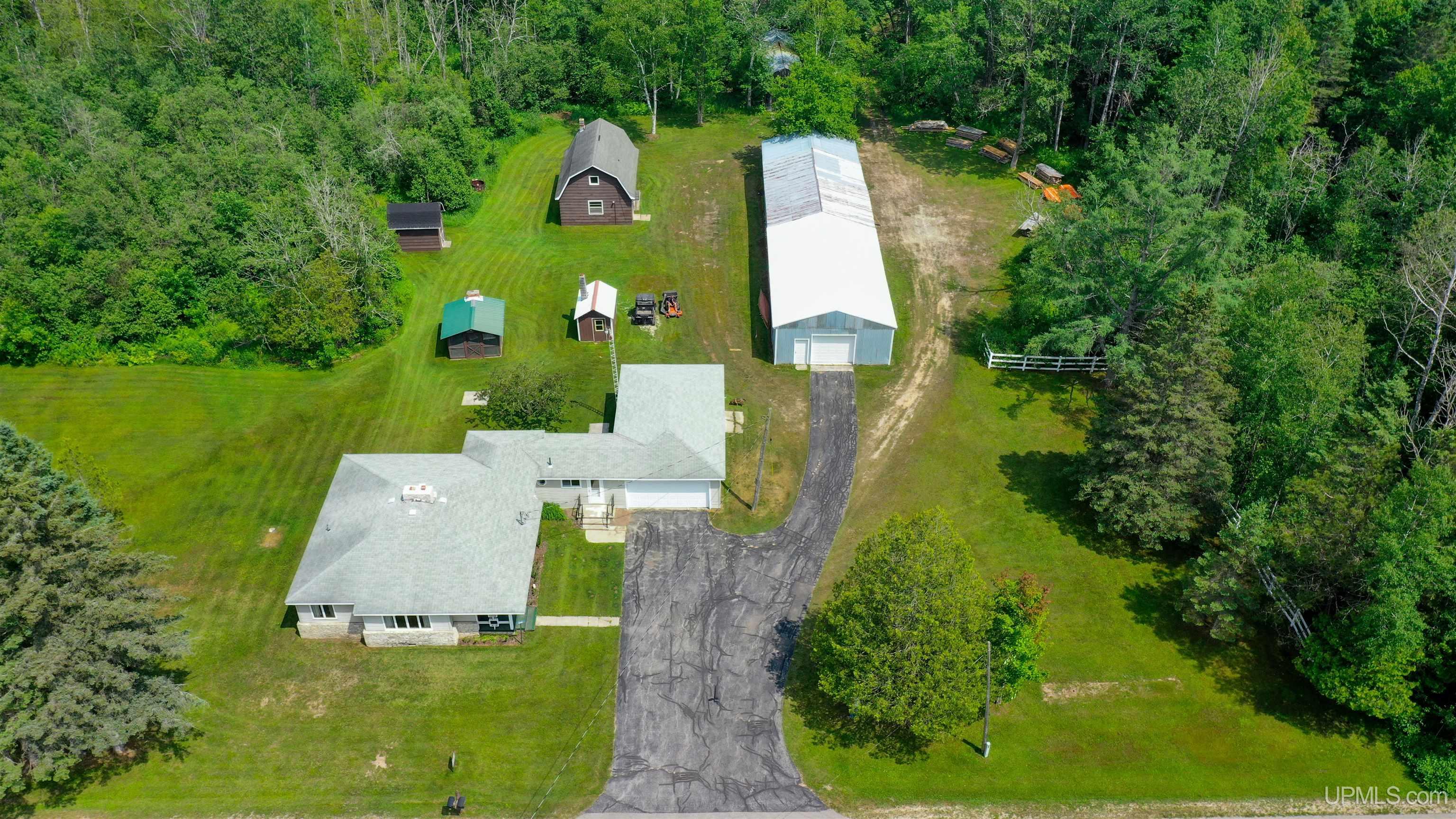 466 Hubble Road Manistique, MI 49854 - Photo 13 of 16 Gallery Image 13
