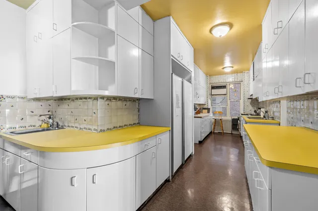 $3,250,000 | 130 East End Avenue, Unit 6A | Upper East Side