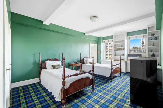 $3,250,000 | 130 East End Avenue, Unit 6A | Upper East Side