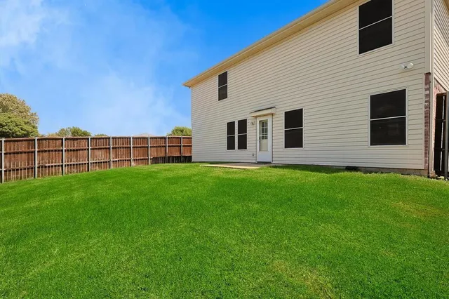 $2,450 | 8320 Seven Oaks Lane, Denton, TX 76210