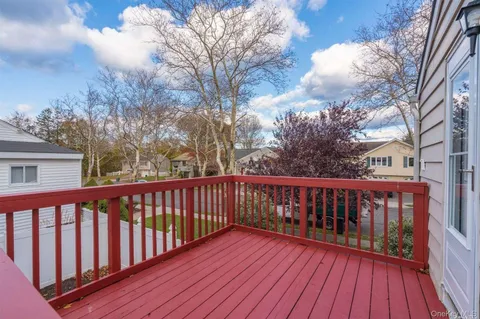 $769,000 | 29 Ripley Drive, Northport, NY 11768