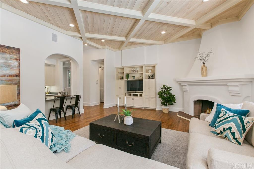6493 Via Naranjal Rancho Santa Fe, CA 92067 - Photo 8 of 25 Gallery Image 8