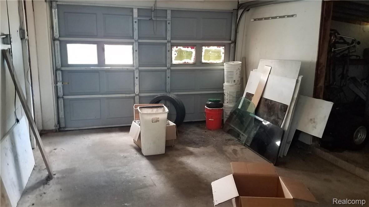4501 Red Arrow Road Flint, MI 48507 - Photo 41 of 41 garage2.jpg