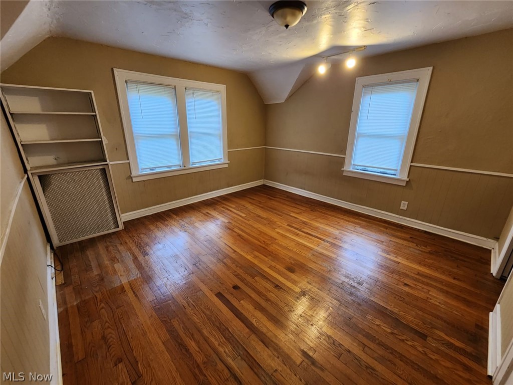 1333 Plainfield Road Cleveland, OH 44121 - Photo 10 of 23