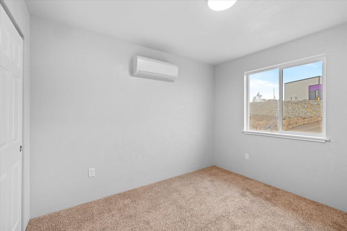 610 North Main Street, Unit 5A Phoenix, OR 97535 - Photo 13 of 16 13-CI_2196
