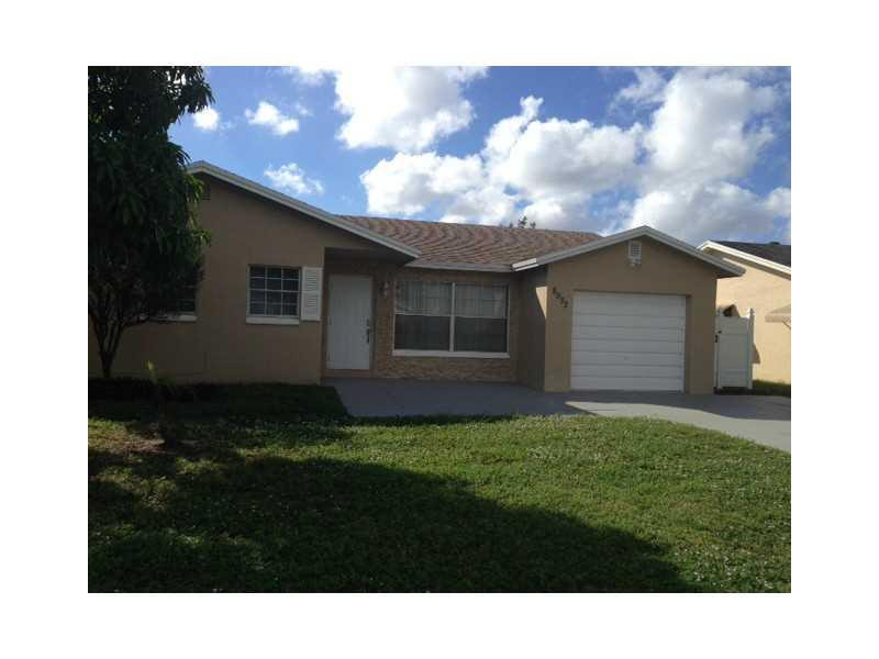 8992 Southwest 7th Street Boca Raton, FL 33433 - Photo 2 of 23 Exterior Front
