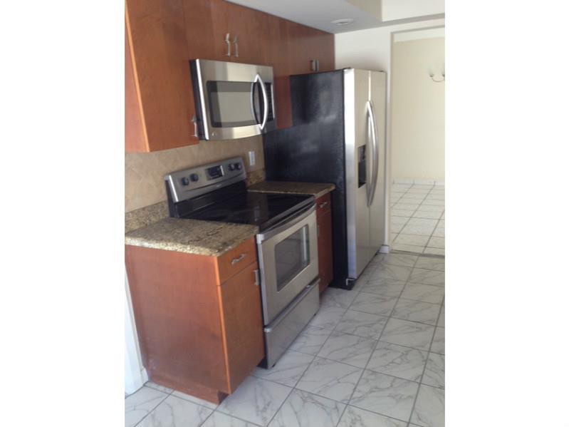 8992 Southwest 7th Street Boca Raton, FL 33433 - Photo 3 of 23 Kitchen