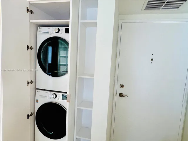 $3,300 | 1901 Brickell Avenue, Unit B1503, Miami, FL 33129