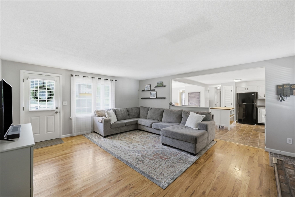 175 Pontoosic Road Westfield, MA 01085 - Photo 17 of 38