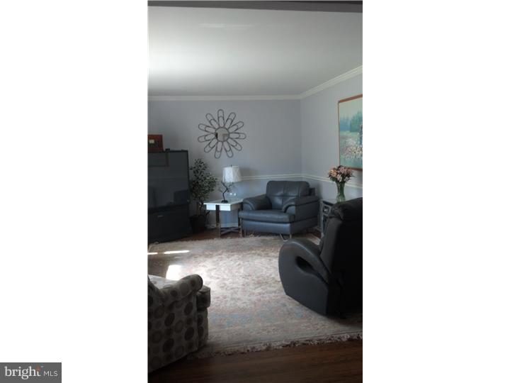 615 Parry Road Cinnaminson, NJ 08077 - Photo 2 of 18 Living Room