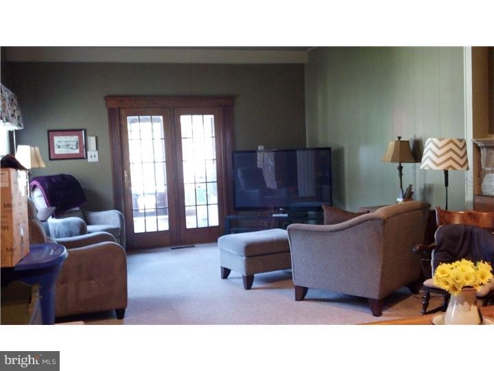 615 Parry Road Cinnaminson, NJ 08077 - Photo 7 of 18 Family Room
