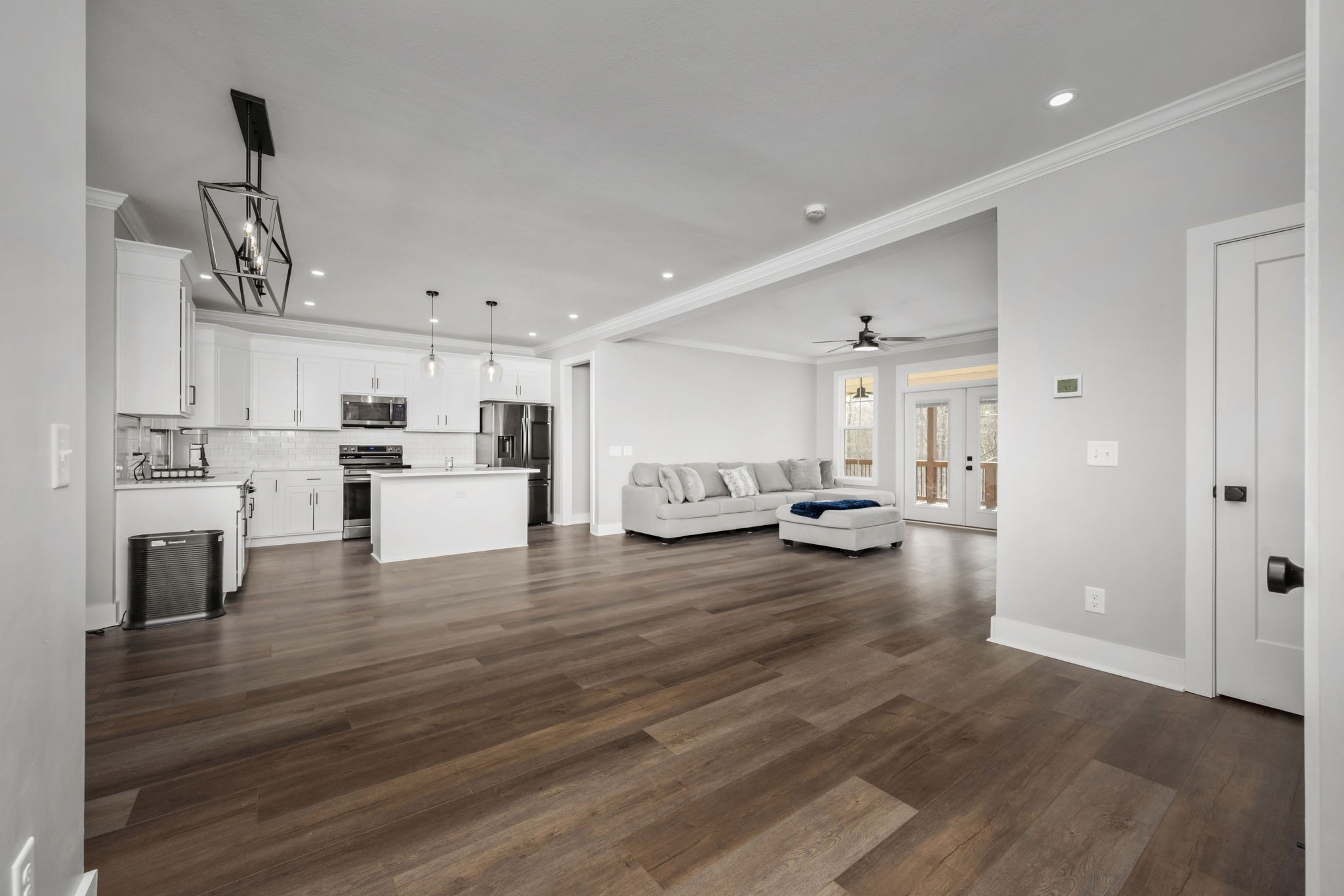 2093 Ferry Road Clarksville, TN 37040 - Photo 8 of 63