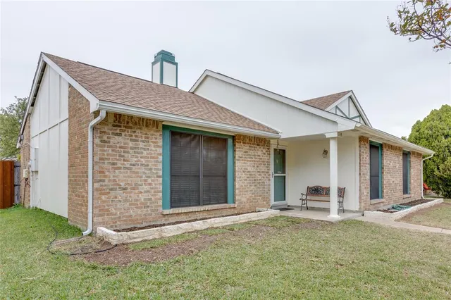 $2,000 | 114 Camilla Lane, Garland, TX 75040