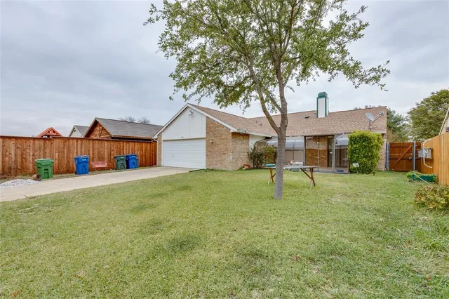 $2,000 | 114 Camilla Lane, Garland, TX 75040