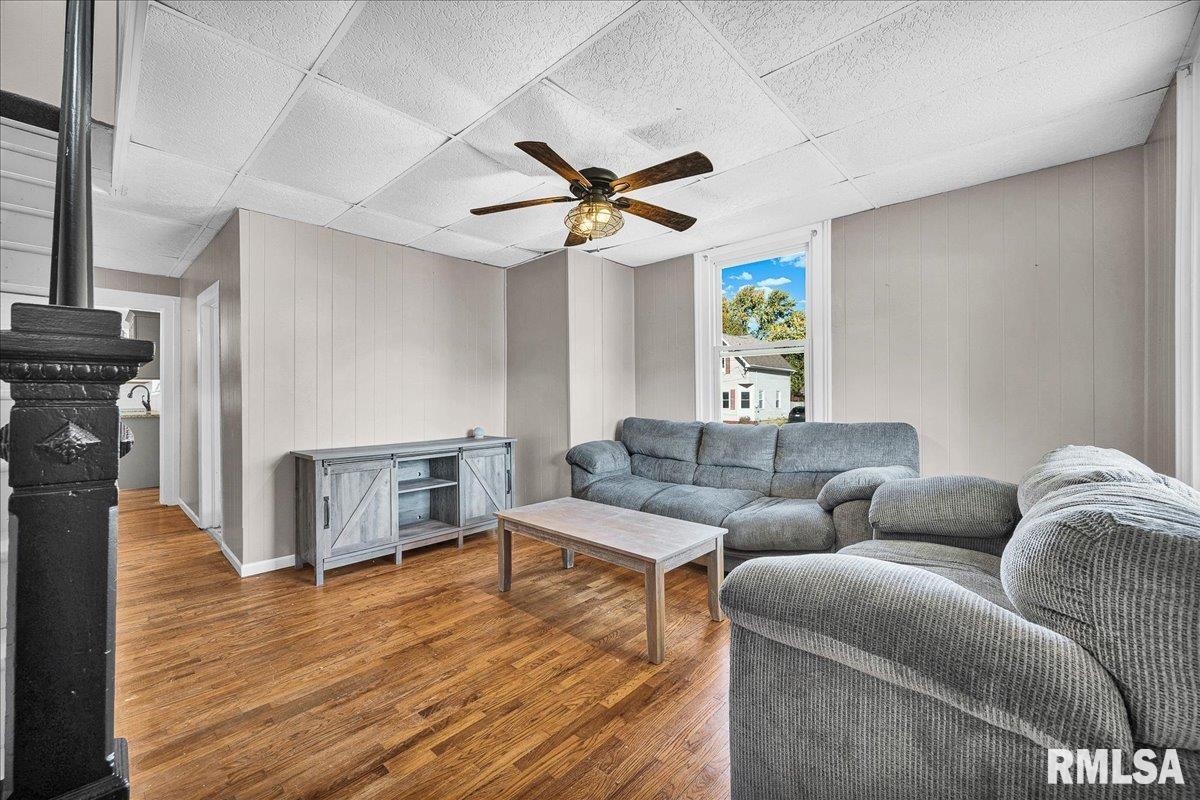 186 North Cone Street Farmington, IL 61531 - Photo 2 of 38