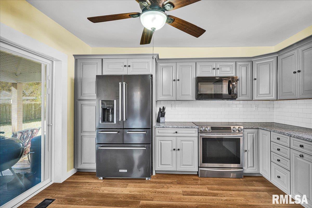 186 North Cone Street Farmington, IL 61531 - Photo 7 of 38