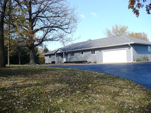 2736 Shaw Road Compton, IL 61318 - Photo 1 of 25