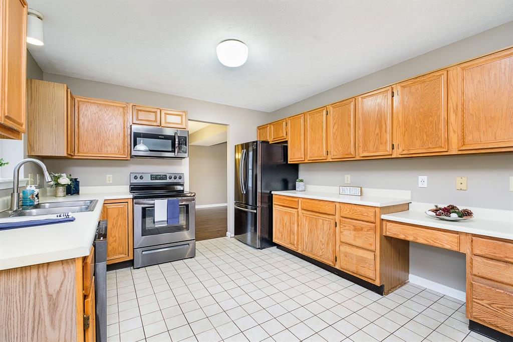 10839 Thistle Ridge Fishers, IN 46038 - Photo 15 of 51 Gallery Image 15