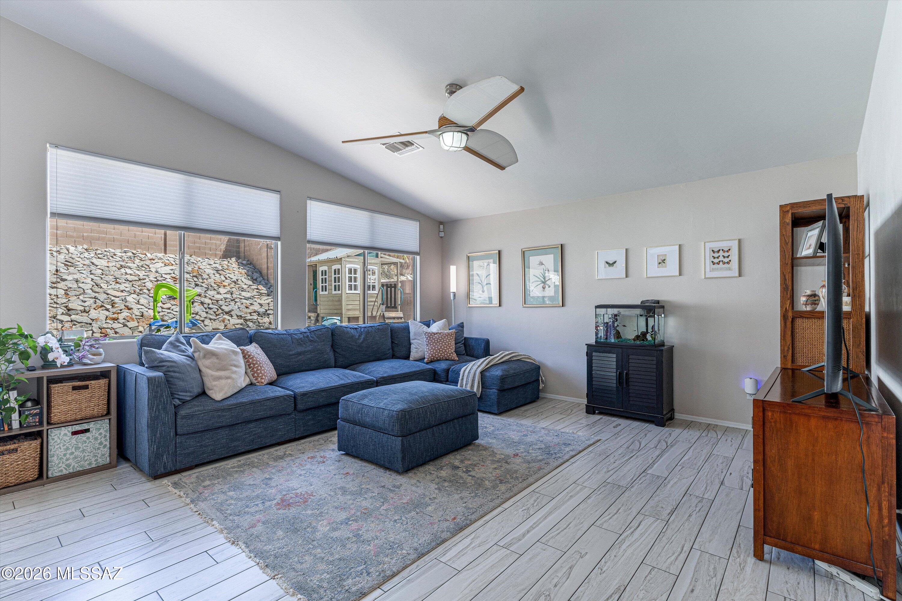 356 West Plateau Road Tucson, AZ 85737 - Photo 4 of 38