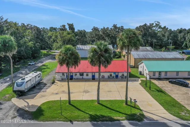 a view of an outdoor space yard and patio