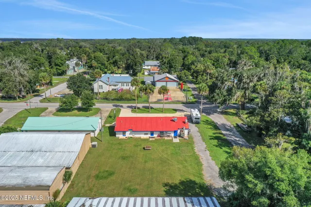 $450,000 | 413 Elm Street, Welaka, FL 32193