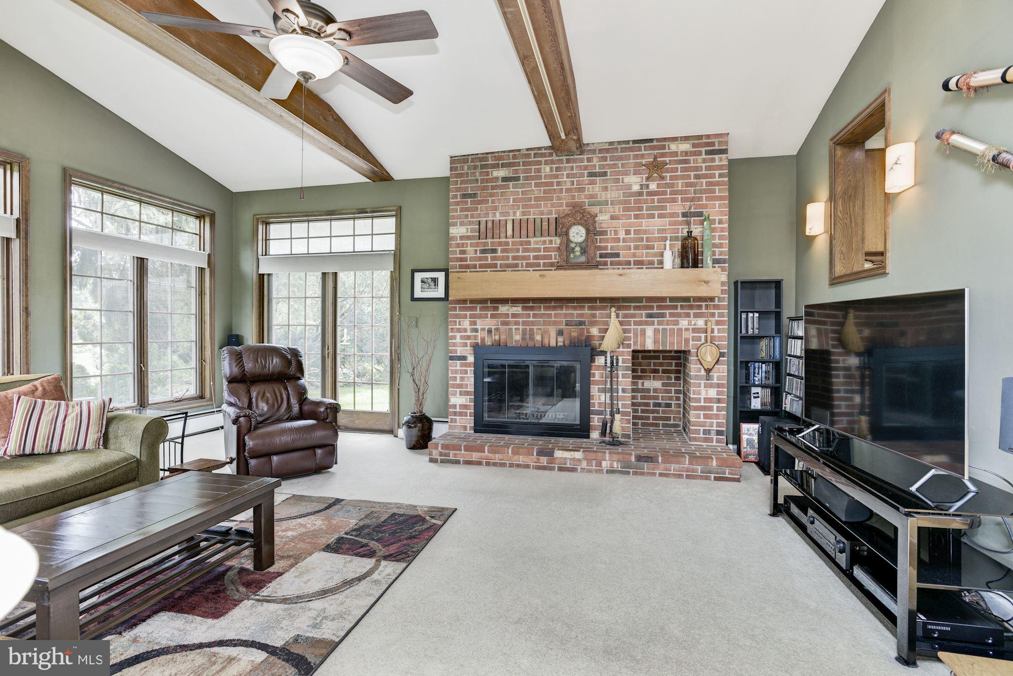 1911 Clifden Road Baltimore, MD 21228 - Photo 13 of 30 Family Room