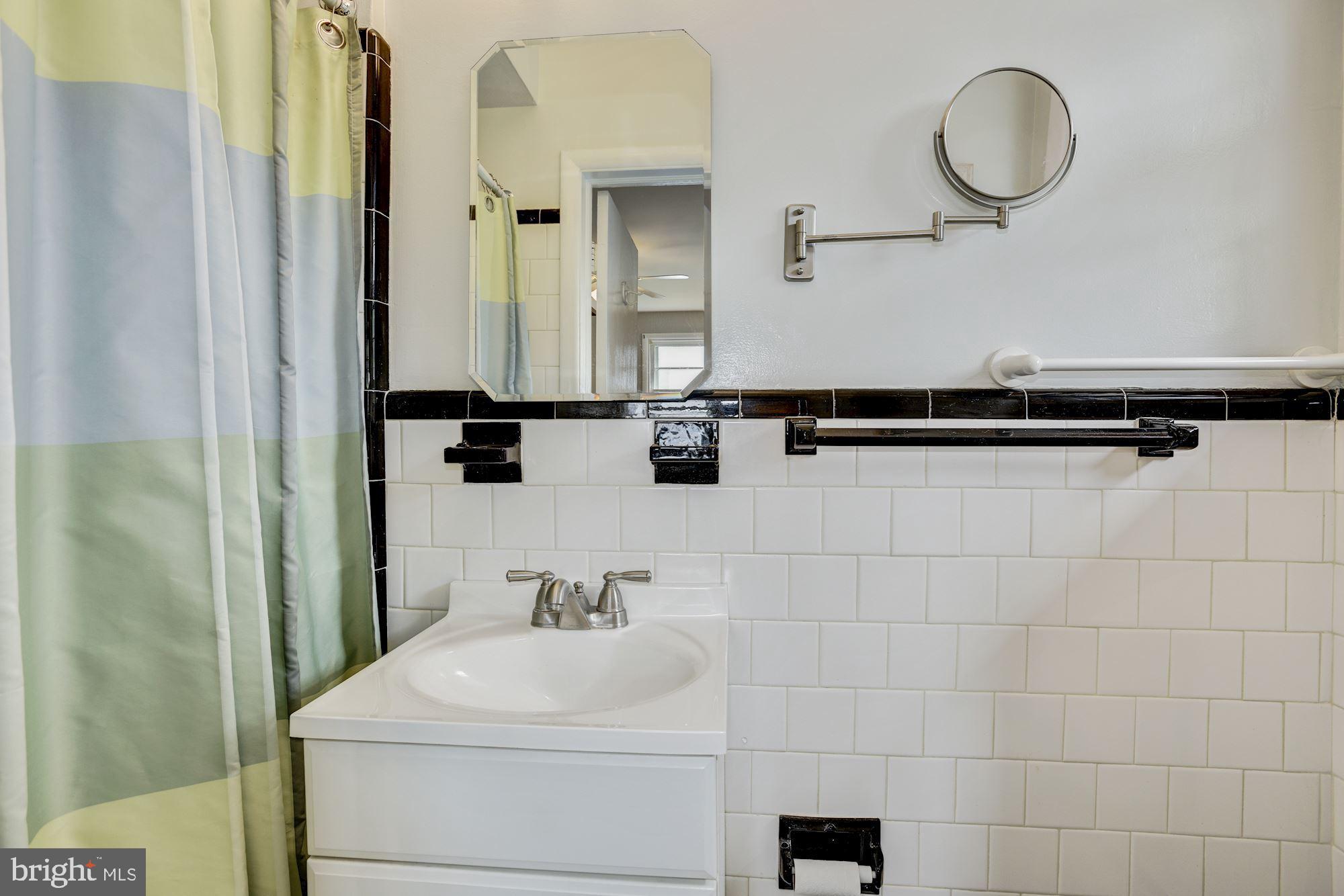 1911 Clifden Road Baltimore, MD 21228 - Photo 17 of 30 Master Bath