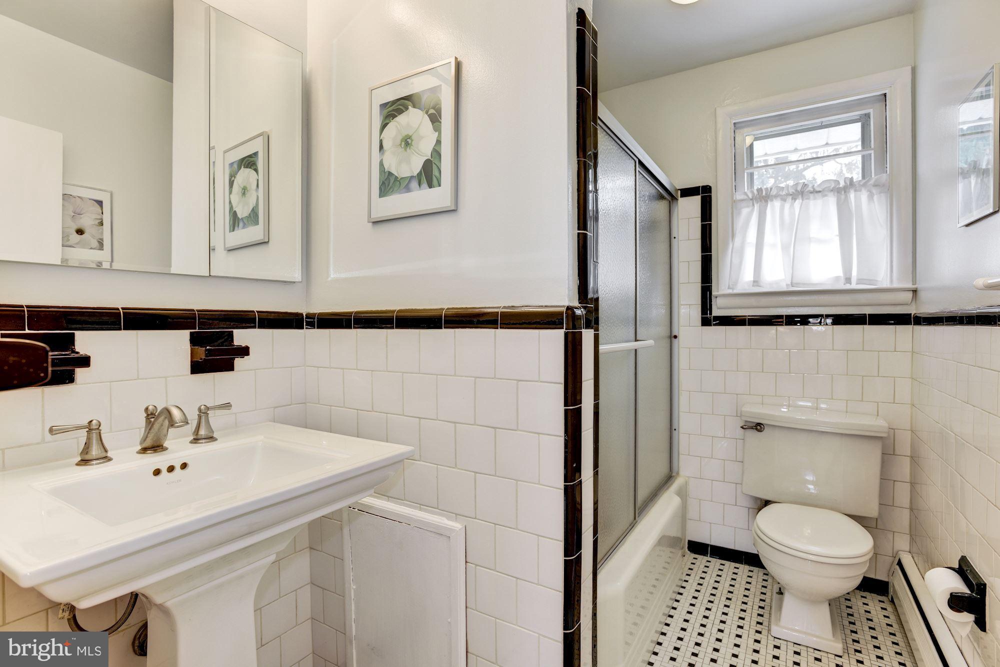 1911 Clifden Road Baltimore, MD 21228 - Photo 20 of 30 Full Bath