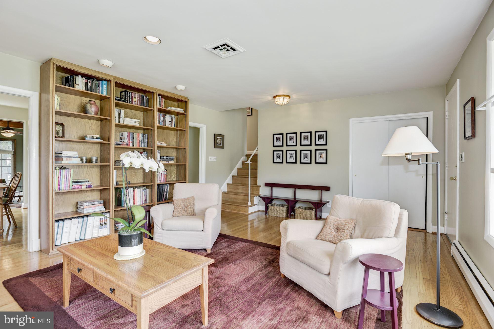 1911 Clifden Road Baltimore, MD 21228 - Photo 6 of 30 Living Room