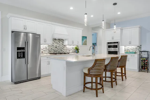 $2,083,500 | 14386 Laguna Springs Lane, Naples, FL 34114