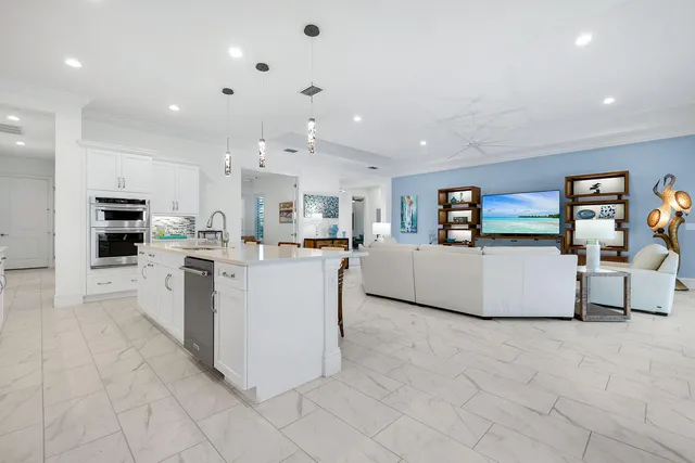 $2,083,500 | 14386 Laguna Springs Lane, Naples, FL 34114